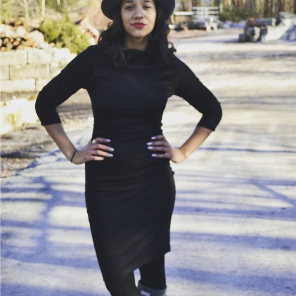 Chic Black Long Sleeve Dress - Picture 4 of 4